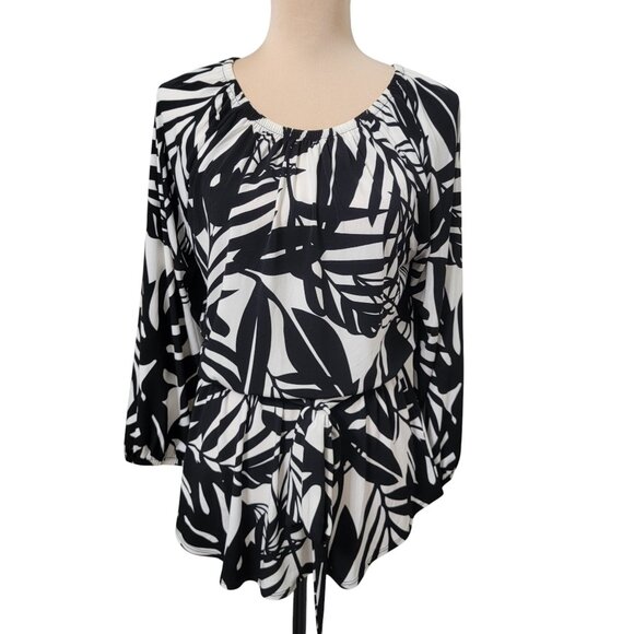 Girl With Curves Size XS White & Black Palm Leaf Pattern Knit Top, Belted - Picture 2 of 15